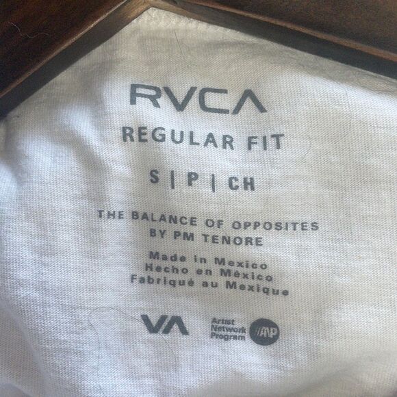 RVCA white Athletic Tank Top Vintage Style Sleevel - Picture 5 of 6